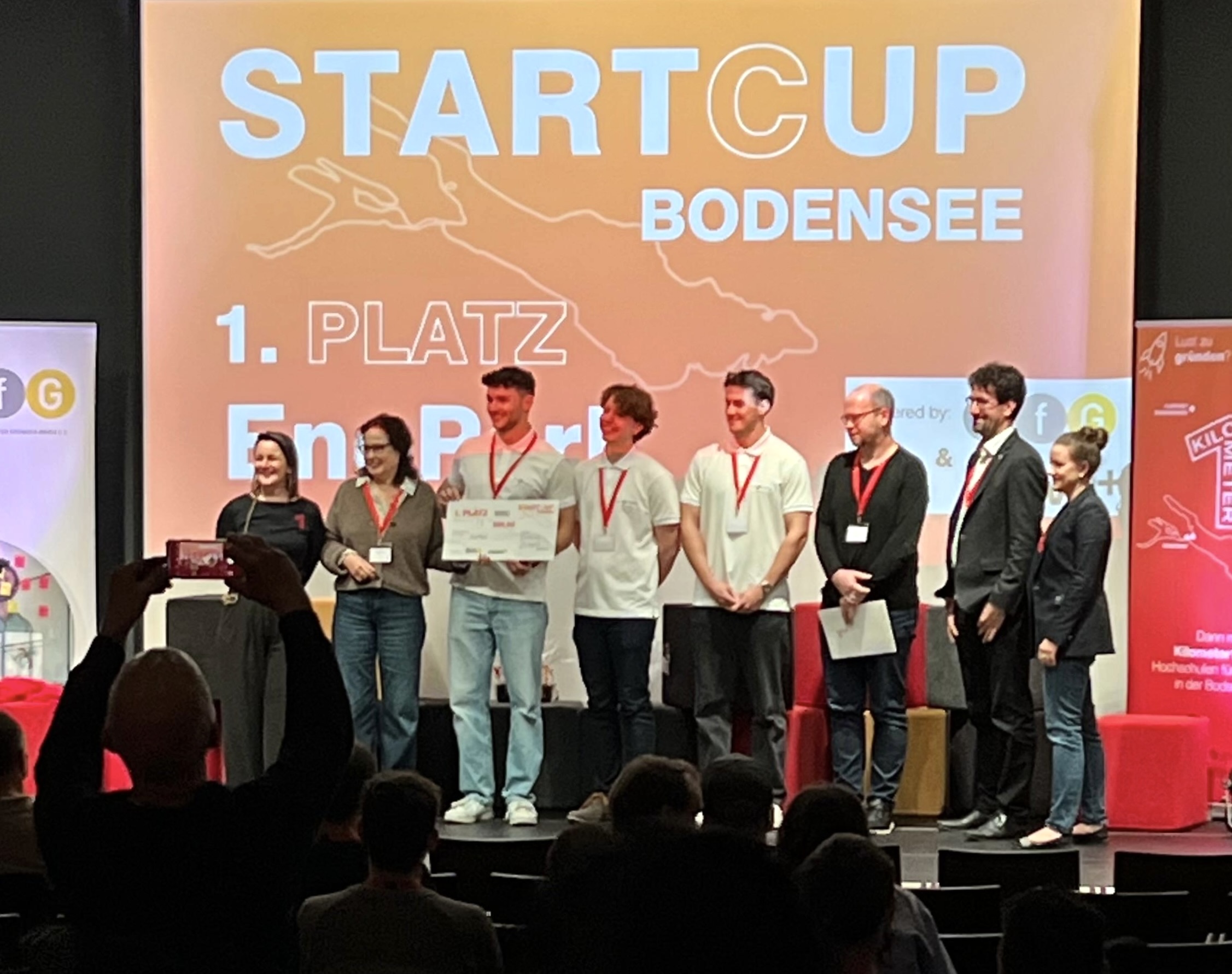 Das EnoPark-Team auf der Bühne als Gewinner des Startcup Bodensee 2025